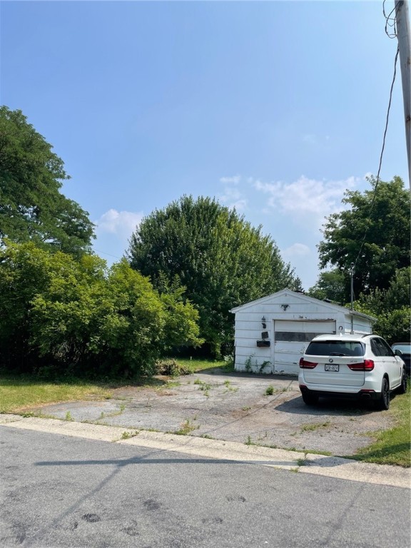 147 Perinton Street Rochester, NY 14615 - Photo 4 of 5