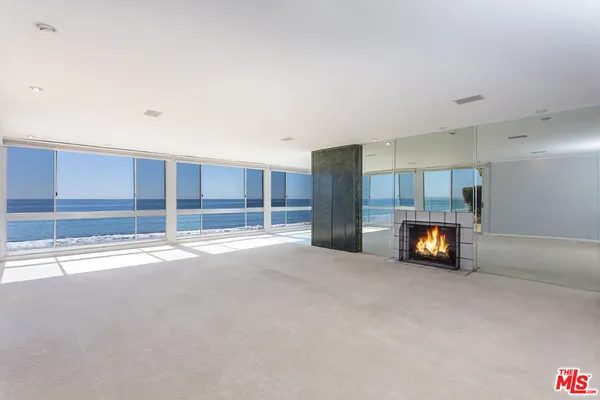 a view of a storage & utility room