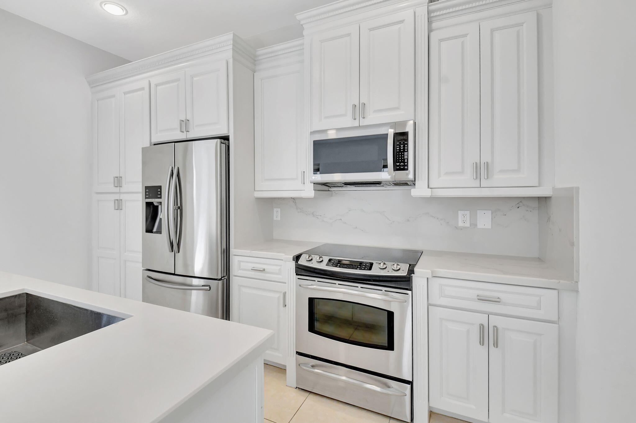 838 Northwest 83rd Lane Boca Raton, FL 33487 - Photo 20 of 68 21-web-or-mls-DSC_9346