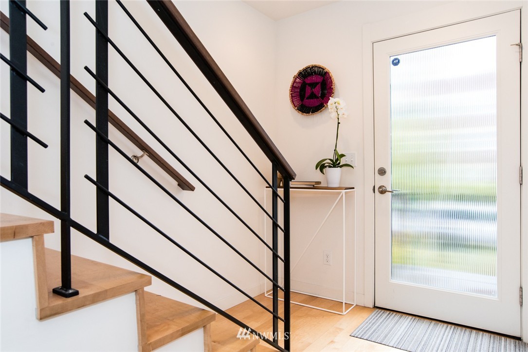 1608 North 46th Street Seattle, WA 98103 - Photo 2 of 25 Gallery Image 2