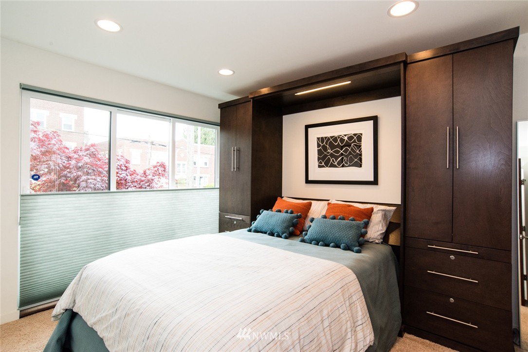 1608 North 46th Street Seattle, WA 98103 - Photo 3 of 25 Gallery Image 3