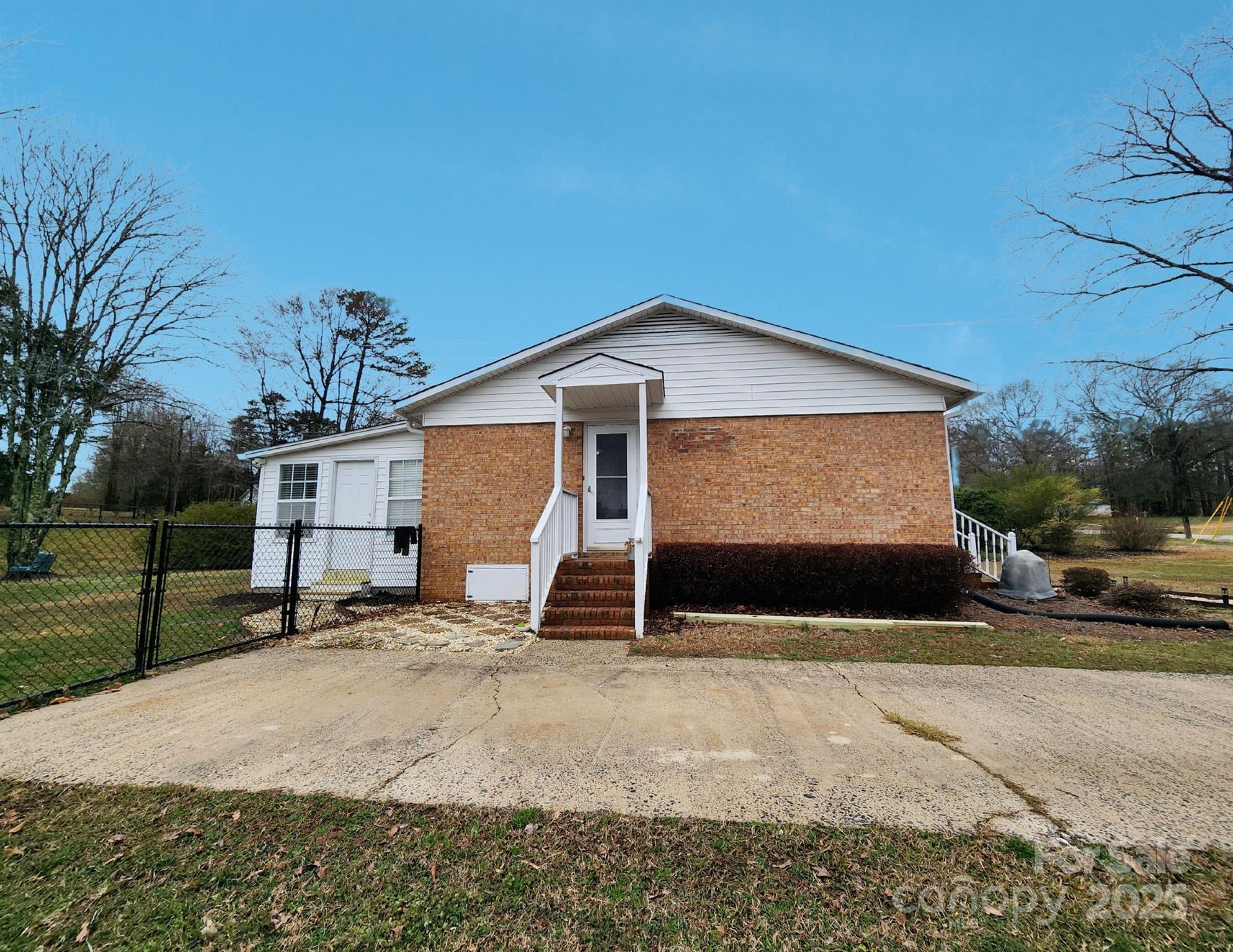 114 Eller Road Gastonia, NC 28056 - Photo 6 of 25 Gallery Image 6
