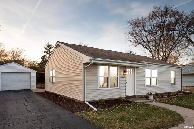 $170,000 | 5229 North Hamilton Road, Peoria, IL 61614