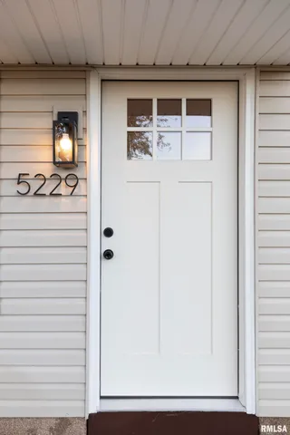 $170,000 | 5229 North Hamilton Road, Peoria, IL 61614