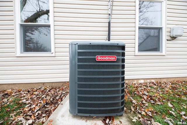 $170,000 | 5229 North Hamilton Road, Peoria, IL 61614