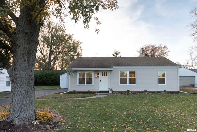 $170,000 | 5229 North Hamilton Road, Peoria, IL 61614