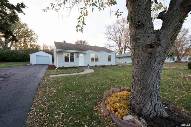 $170,000 | 5229 North Hamilton Road, Peoria, IL 61614