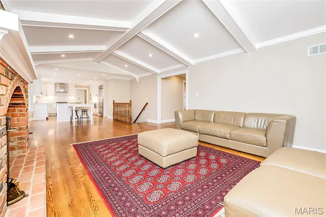 $675,000 | 4302 Brantleigh Heights Court, St. Louis, MO 63128