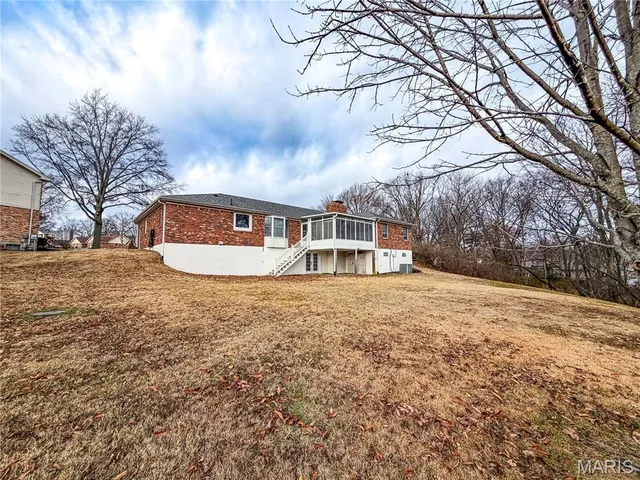 $675,000 | 4302 Brantleigh Heights Court, St. Louis, MO 63128