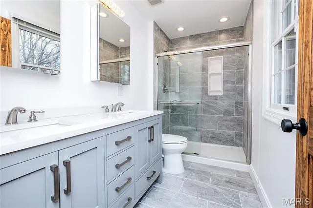 $675,000 | 4302 Brantleigh Heights Court, St. Louis, MO 63128