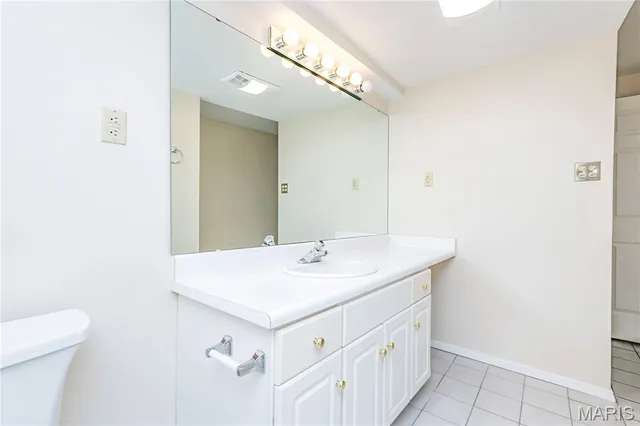 $675,000 | 4302 Brantleigh Heights Court, St. Louis, MO 63128