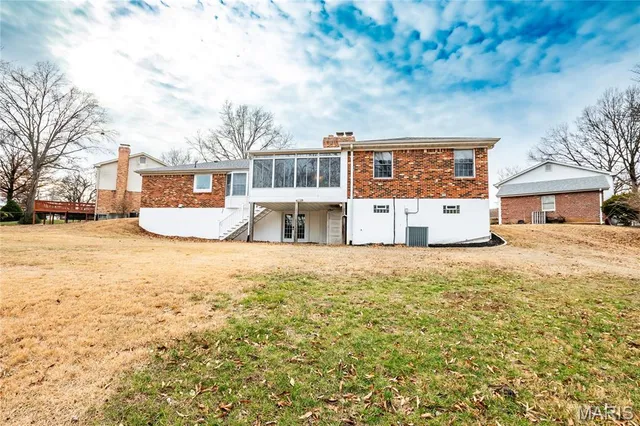 $675,000 | 4302 Brantleigh Heights Court, St. Louis, MO 63128