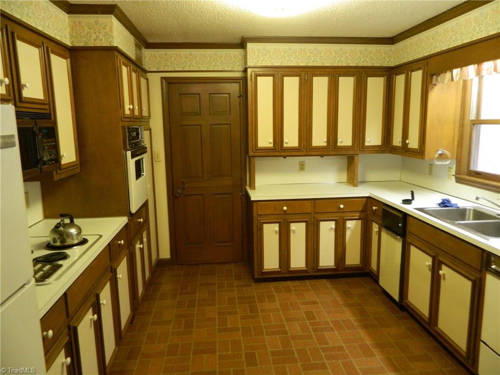 5024 Hopewell Church Road Trinity, NC 27370 - Photo 7 of 29