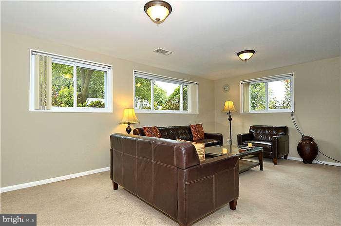 10314 Conover Drive Silver Spring, MD 20902 - Photo 11 of 27 Family Room