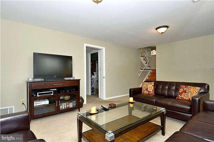 10314 Conover Drive Silver Spring, MD 20902 - Photo 10 of 27 Family Room