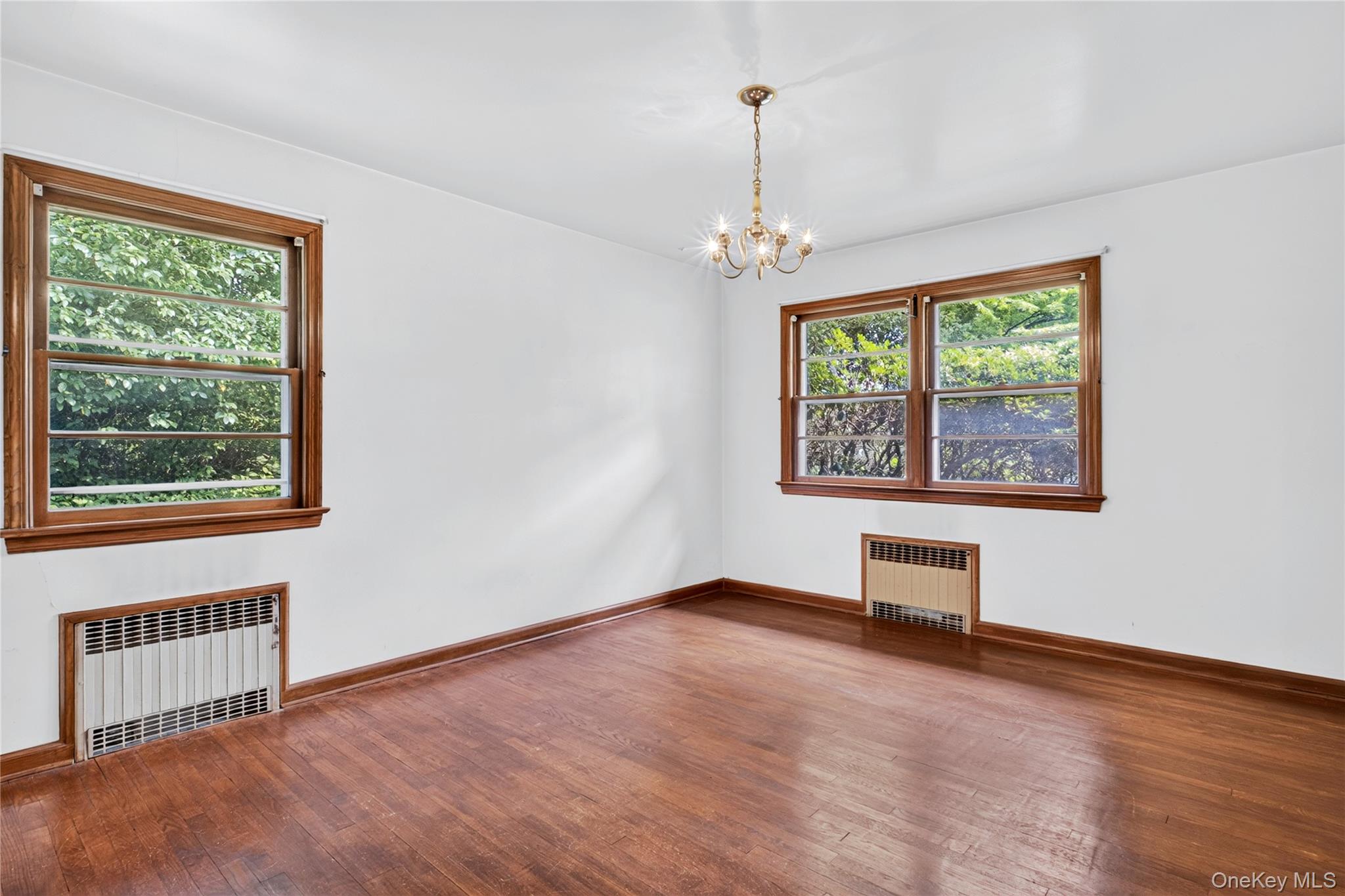 31 Orchard Farm Road Port Washington, NY 11050 - Photo 19 of 30 Gallery Image 19
