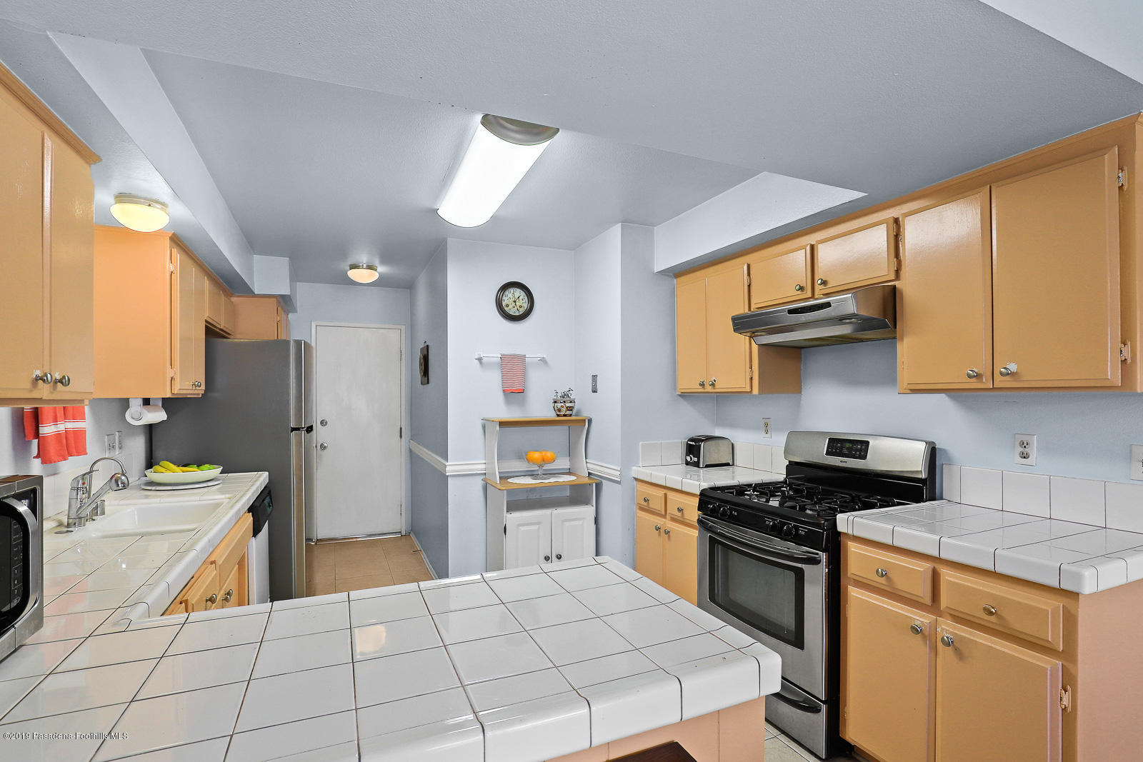 25231 Ave Dorena Newhall, CA 91321 - Photo 12 of 27 25231 Avenida Dorena 012