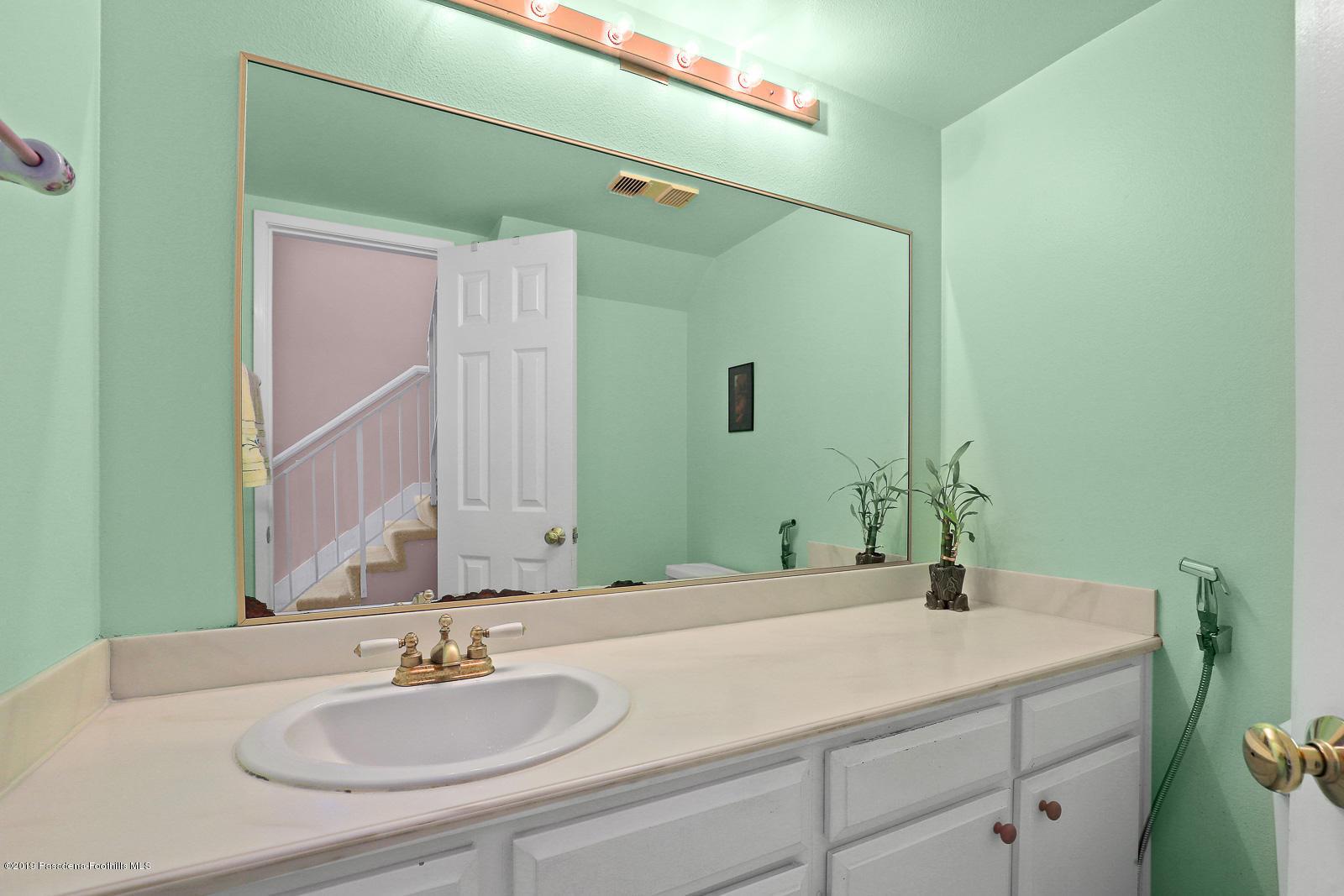 25231 Ave Dorena Newhall, CA 91321 - Photo 14 of 27 25231 Avenida Dorena 014