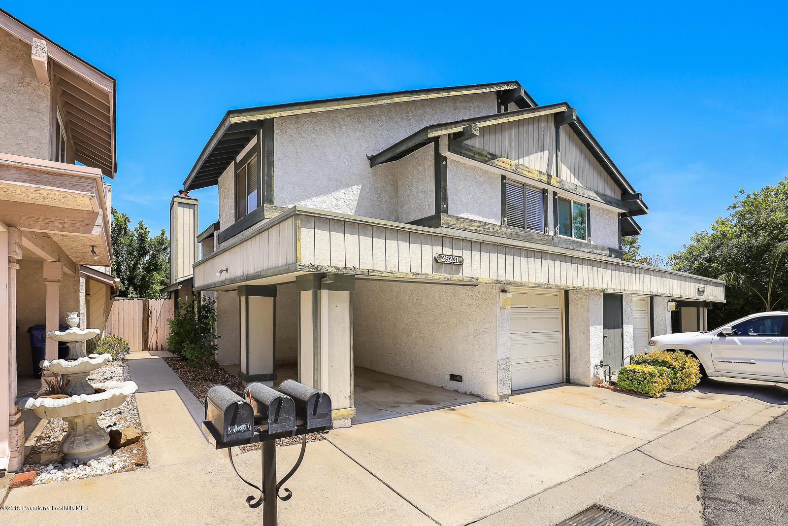 25231 Ave Dorena Newhall, CA 91321 - Photo 3 of 27 25231 Avenida Dorena 003