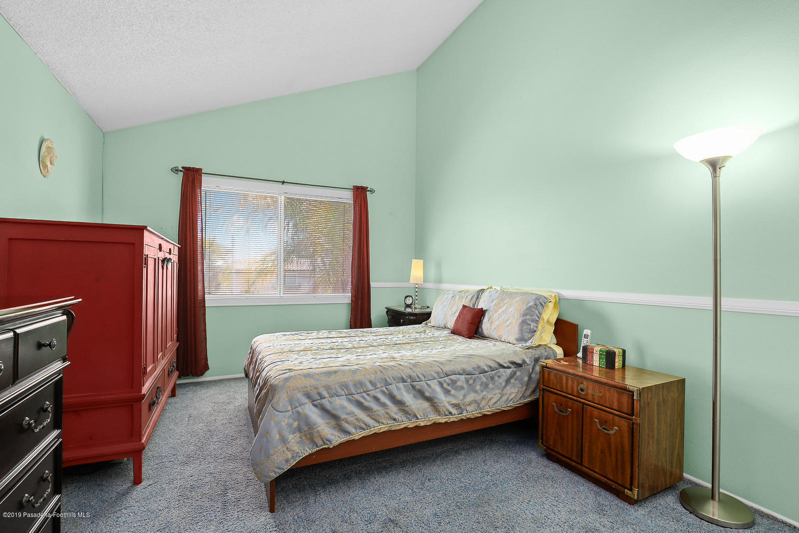 25231 Ave Dorena Newhall, CA 91321 - Photo 21 of 27 25231 Avenida Dorena 021