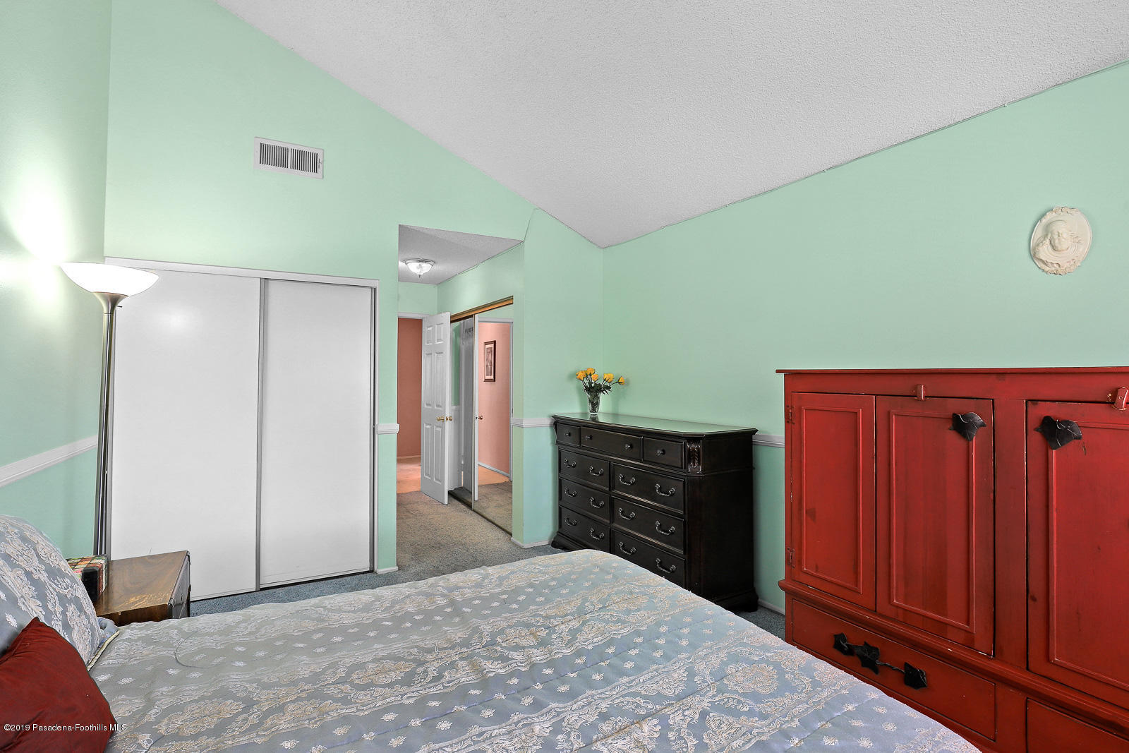 25231 Ave Dorena Newhall, CA 91321 - Photo 22 of 27 25231 Avenida Dorena 022