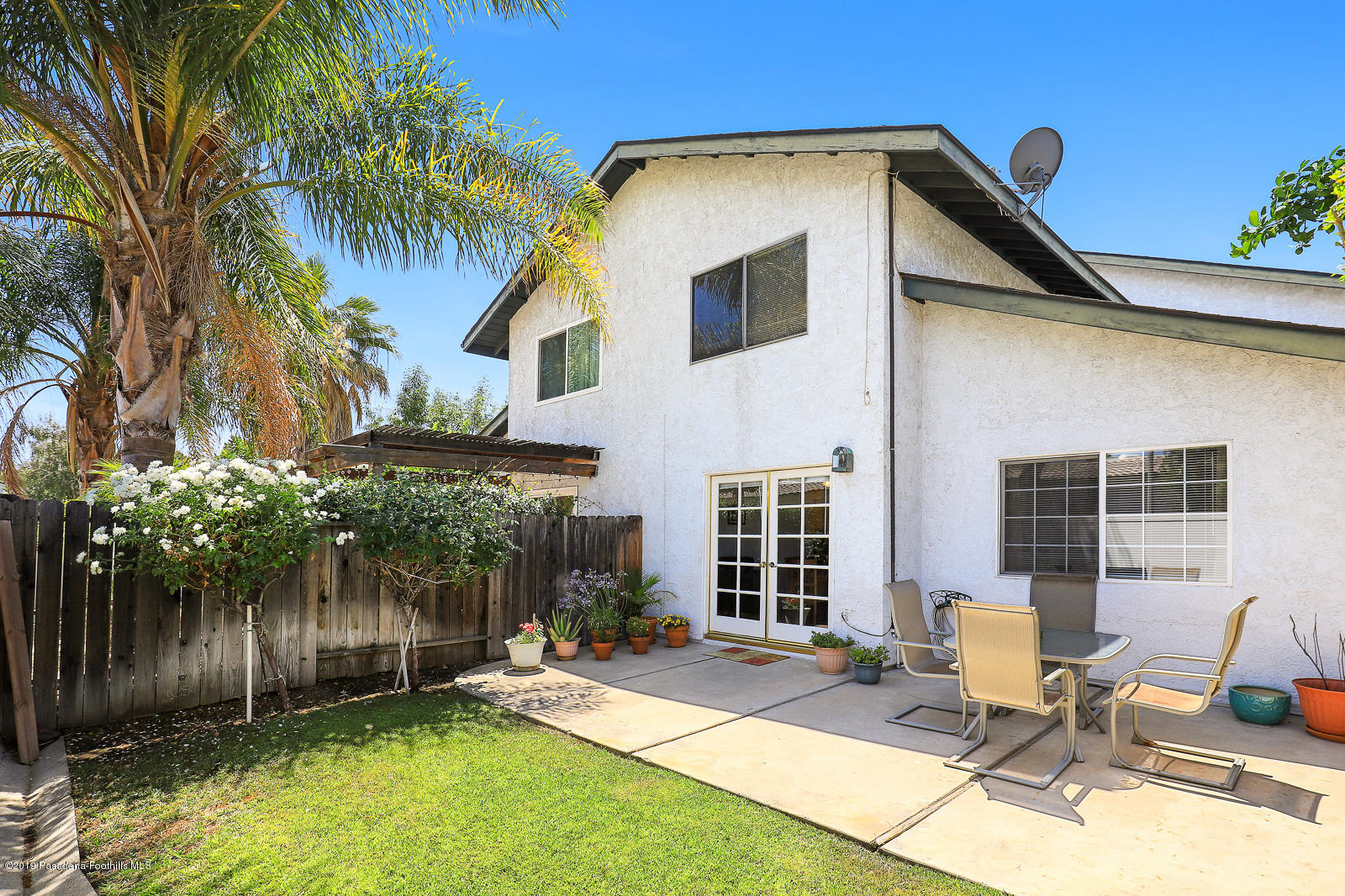 25231 Ave Dorena Newhall, CA 91321 - Photo 25 of 27 25231 Avenida Dorena 025