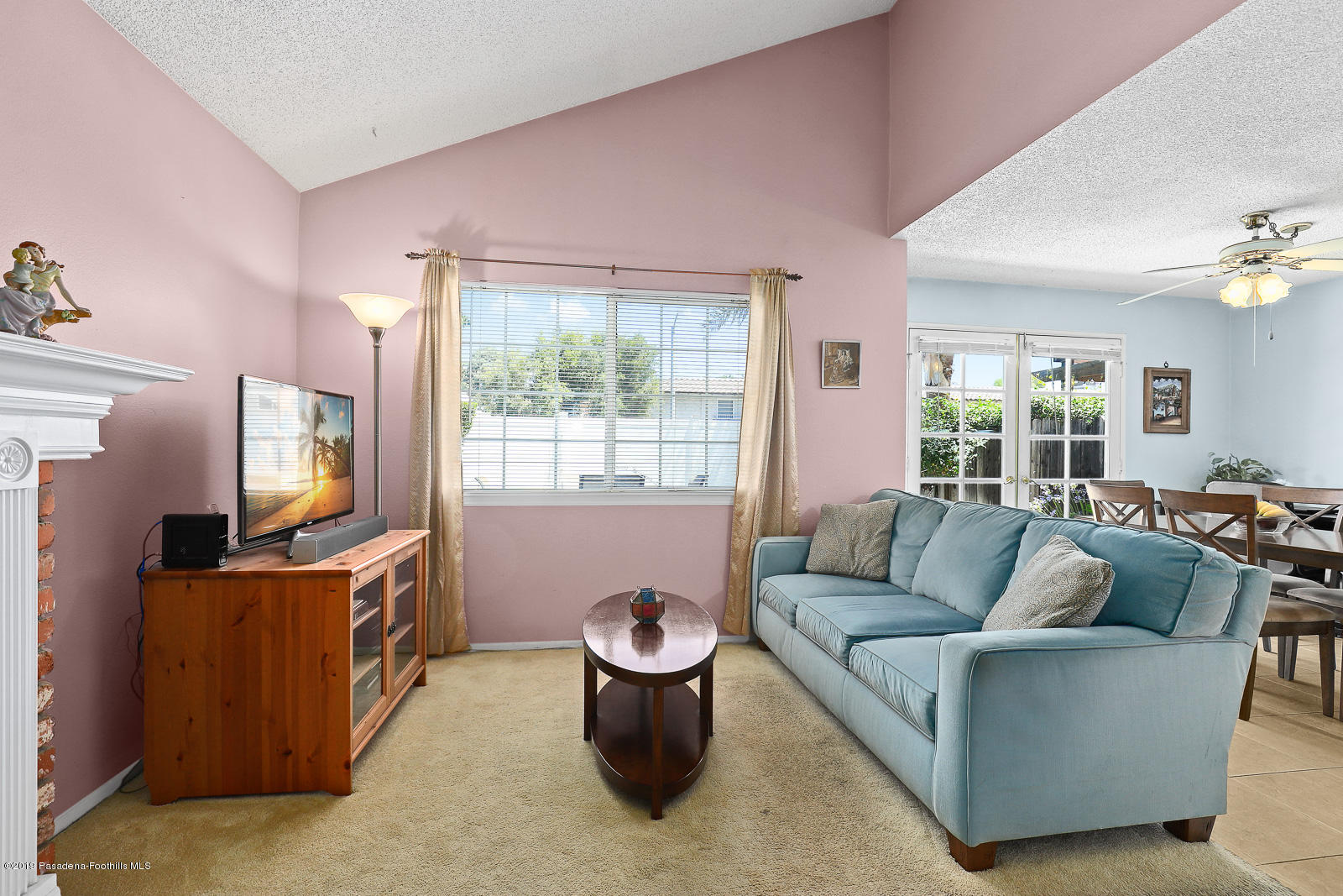 25231 Ave Dorena Newhall, CA 91321 - Photo 7 of 27 25231 Avenida Dorena 007