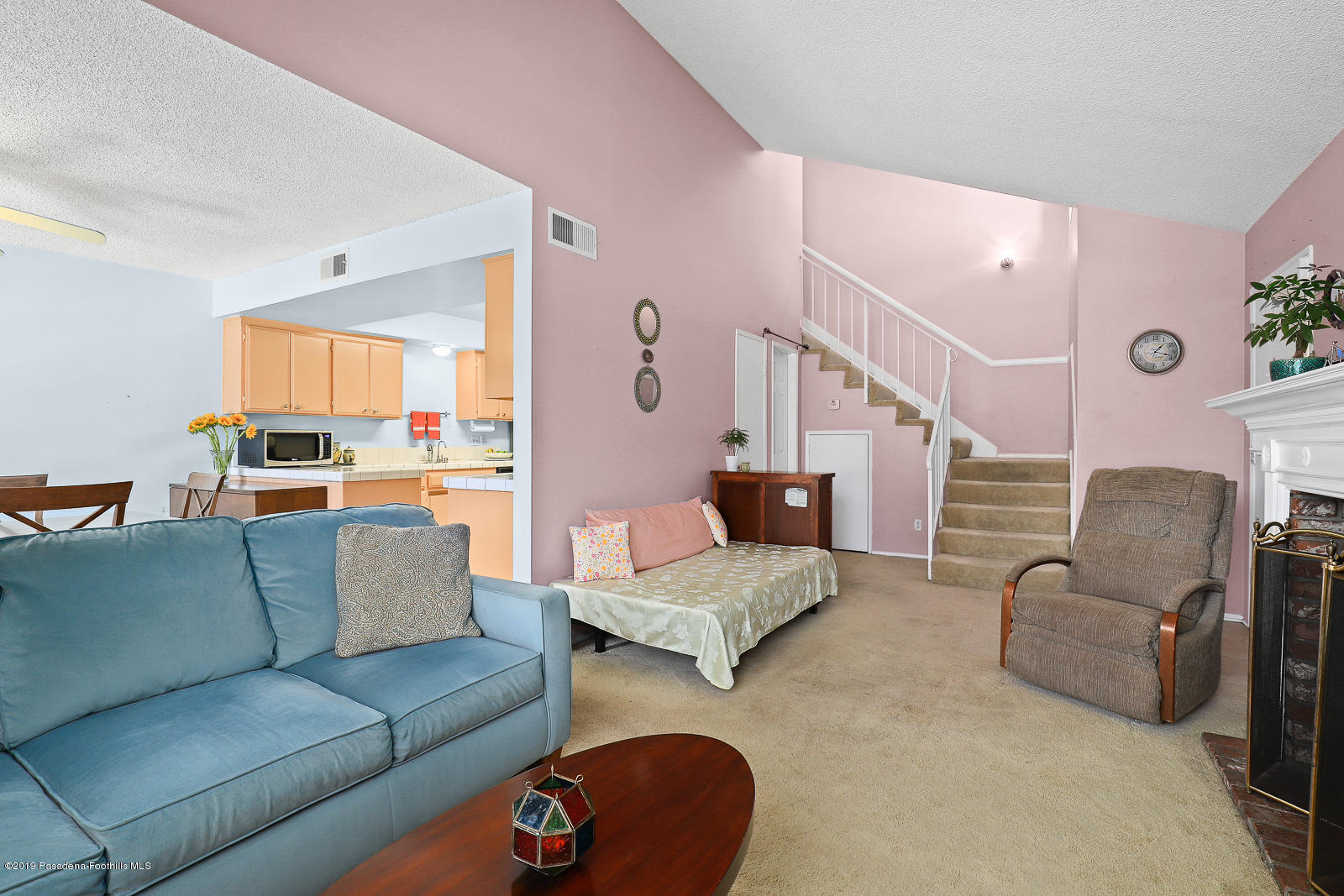 25231 Ave Dorena Newhall, CA 91321 - Photo 8 of 27 25231 Avenida Dorena 008