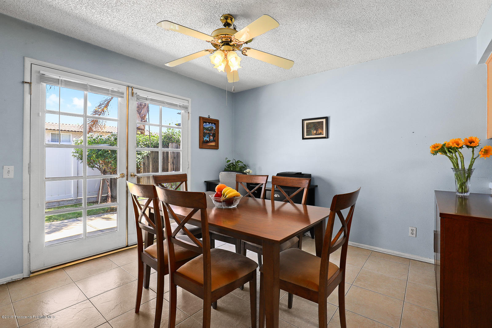 25231 Ave Dorena Newhall, CA 91321 - Photo 10 of 27 25231 Avenida Dorena 010