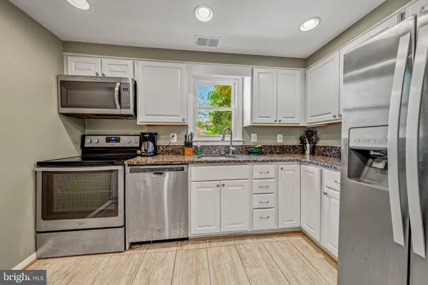 $675,000 | 1634 Nathan Lane, Herndon, VA 20170