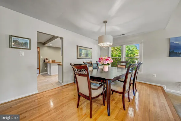$675,000 | 1634 Nathan Lane, Herndon, VA 20170