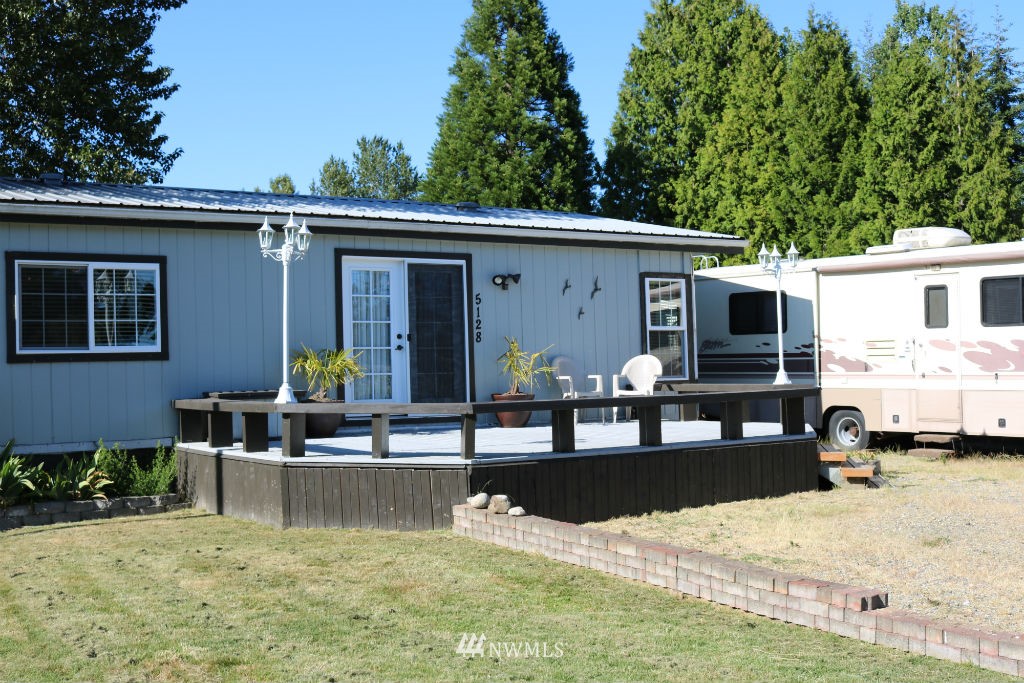 5128 Anderson Road Blaine, WA 98230 - Photo 2 of 11 Gallery Image 2
