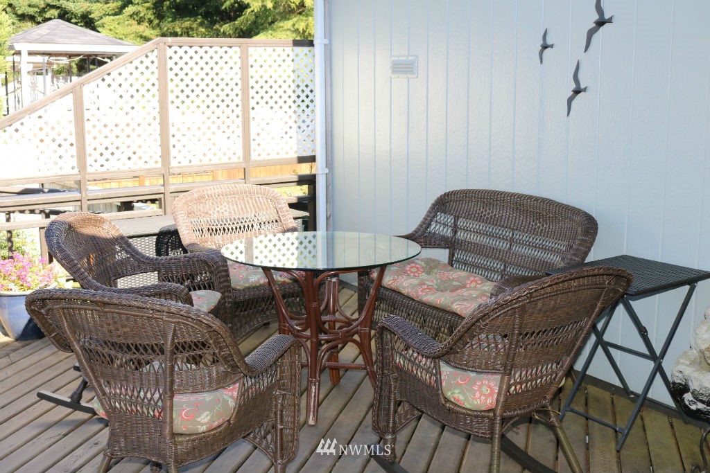 5128 Anderson Road Blaine, WA 98230 - Photo 3 of 11 Gallery Image 3