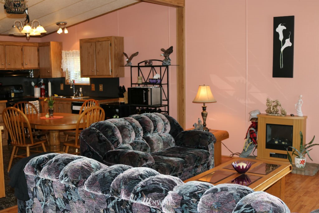 5128 Anderson Road Blaine, WA 98230 - Photo 9 of 11 Gallery Image 9