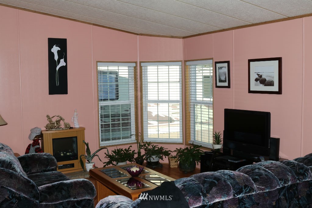 5128 Anderson Road Blaine, WA 98230 - Photo 10 of 11 Gallery Image 10