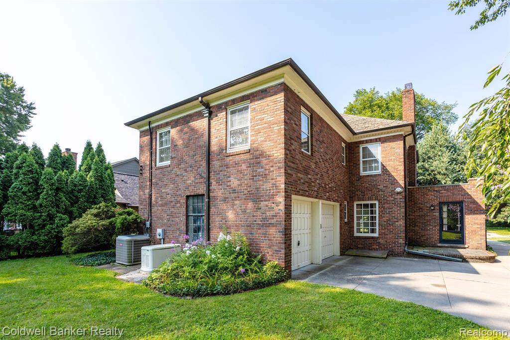 868 Whittier Road Grosse Pointe Park, MI 48230 - Photo 8 of 48
