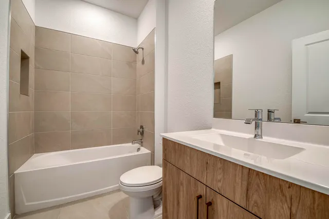 $3,500 | 2071 Northeast Cedar Street, Jensen Beach, FL 34957