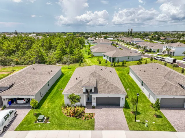 $3,500 | 2071 Northeast Cedar Street, Jensen Beach, FL 34957