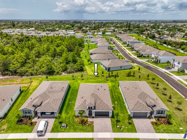 $3,500 | 2071 Northeast Cedar Street, Jensen Beach, FL 34957