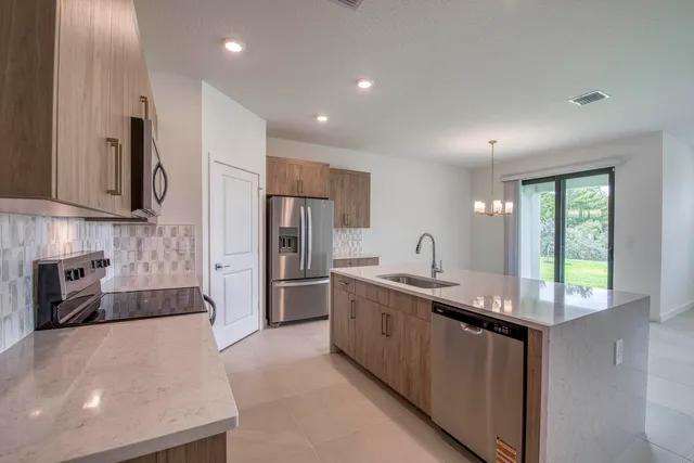 $3,500 | 2071 Northeast Cedar Street, Jensen Beach, FL 34957