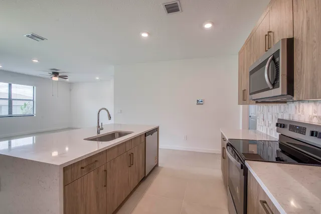 $3,500 | 2071 Northeast Cedar Street, Jensen Beach, FL 34957