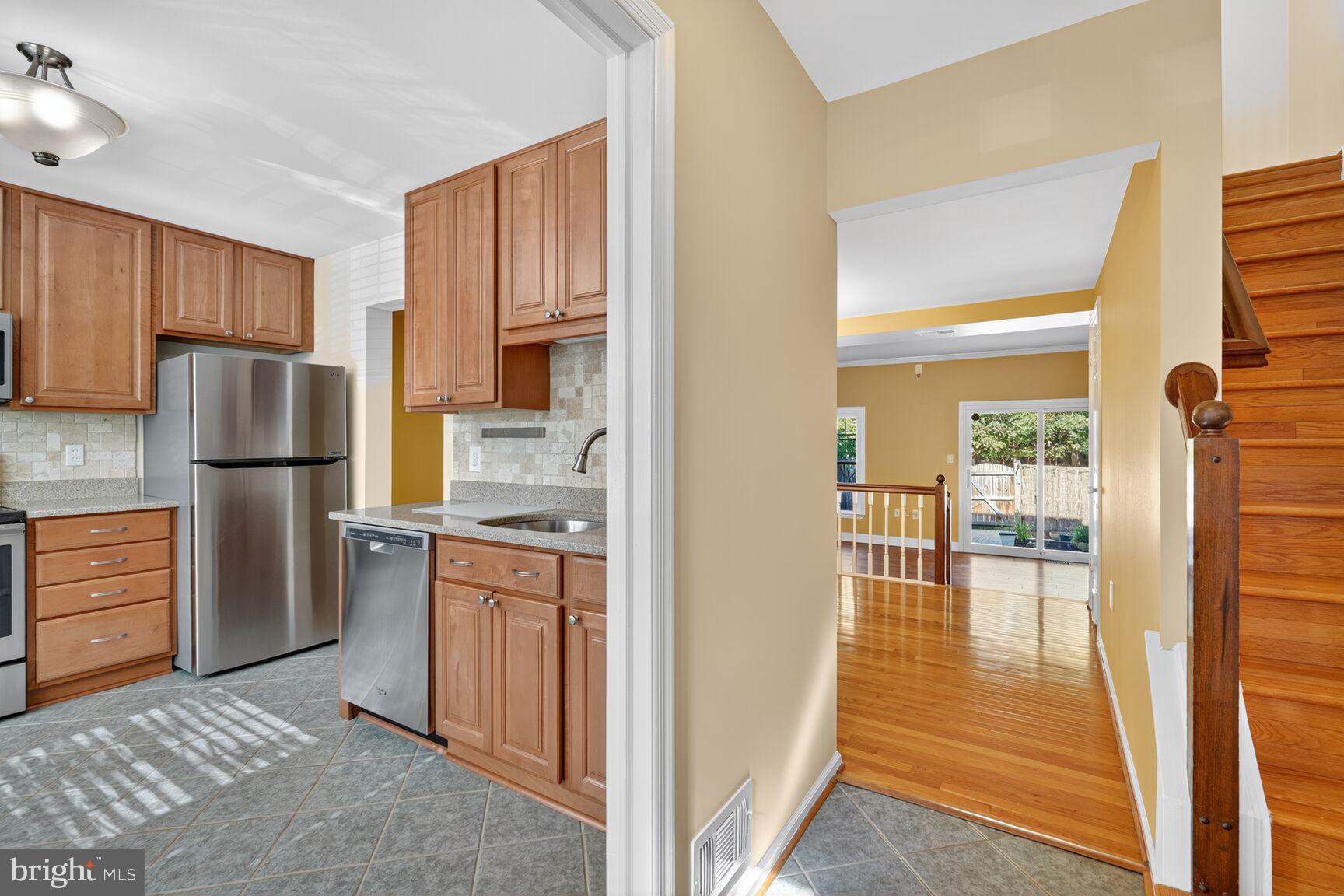 5654 Ridge View Drive Alexandria, VA 22310 - Photo 3 of 27 Gallery Image 3