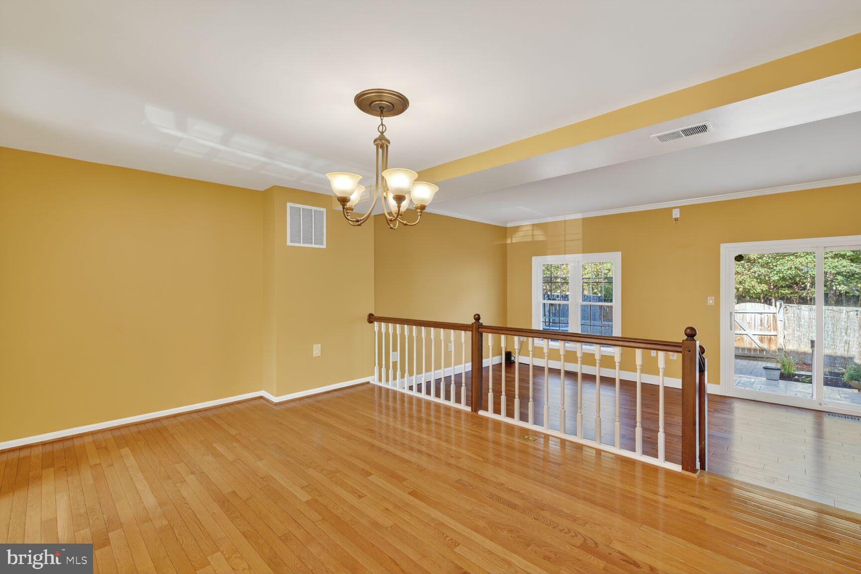 5654 Ridge View Drive Alexandria, VA 22310 - Photo 10 of 27 Gallery Image 10