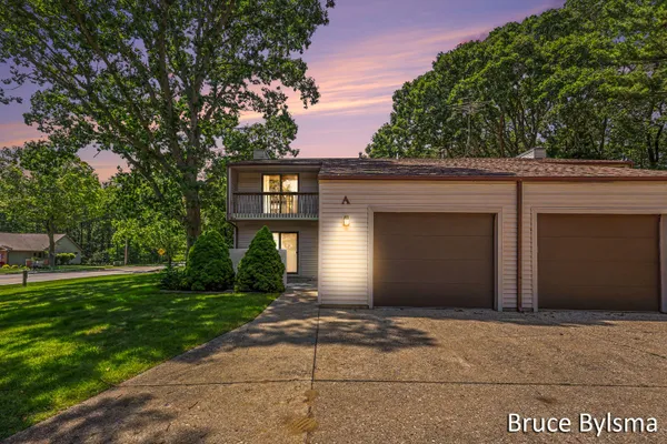 $299,900 | 17570 Parkwood Drive, Unit A, Spring Lake, MI 49456