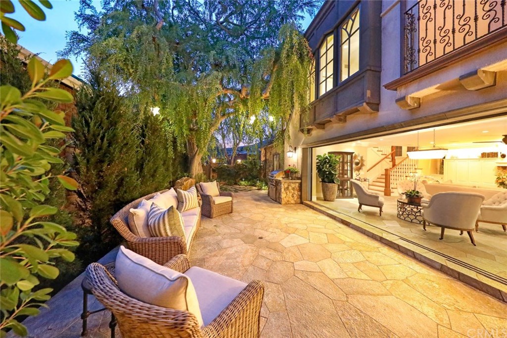 437 Myrtle Street Laguna Beach, CA 92651 - Photo 14 of 26