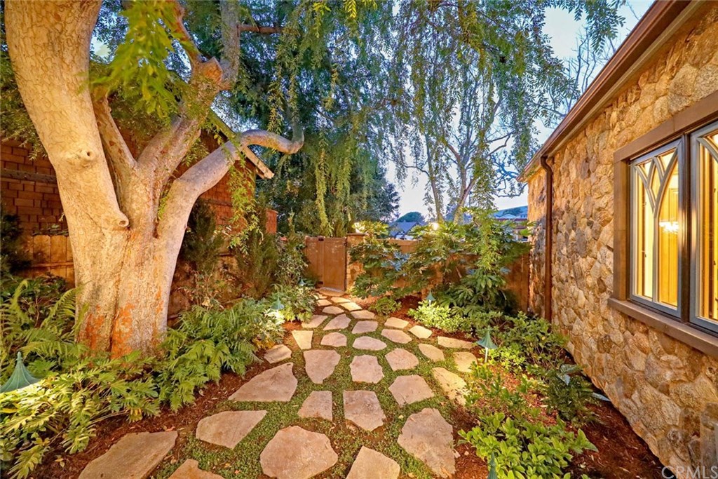 437 Myrtle Street Laguna Beach, CA 92651 - Photo 15 of 26