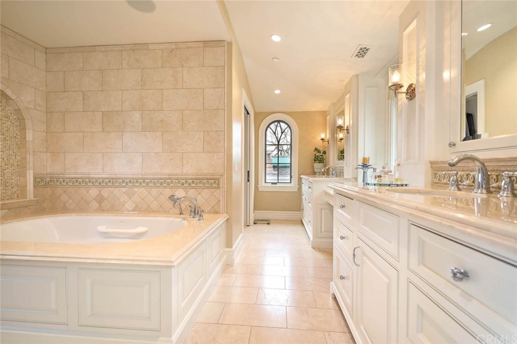 437 Myrtle Street Laguna Beach, CA 92651 - Photo 18 of 26