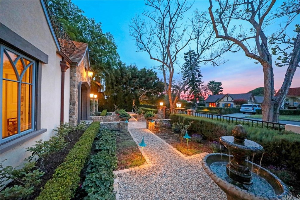 437 Myrtle Street Laguna Beach, CA 92651 - Photo 4 of 26