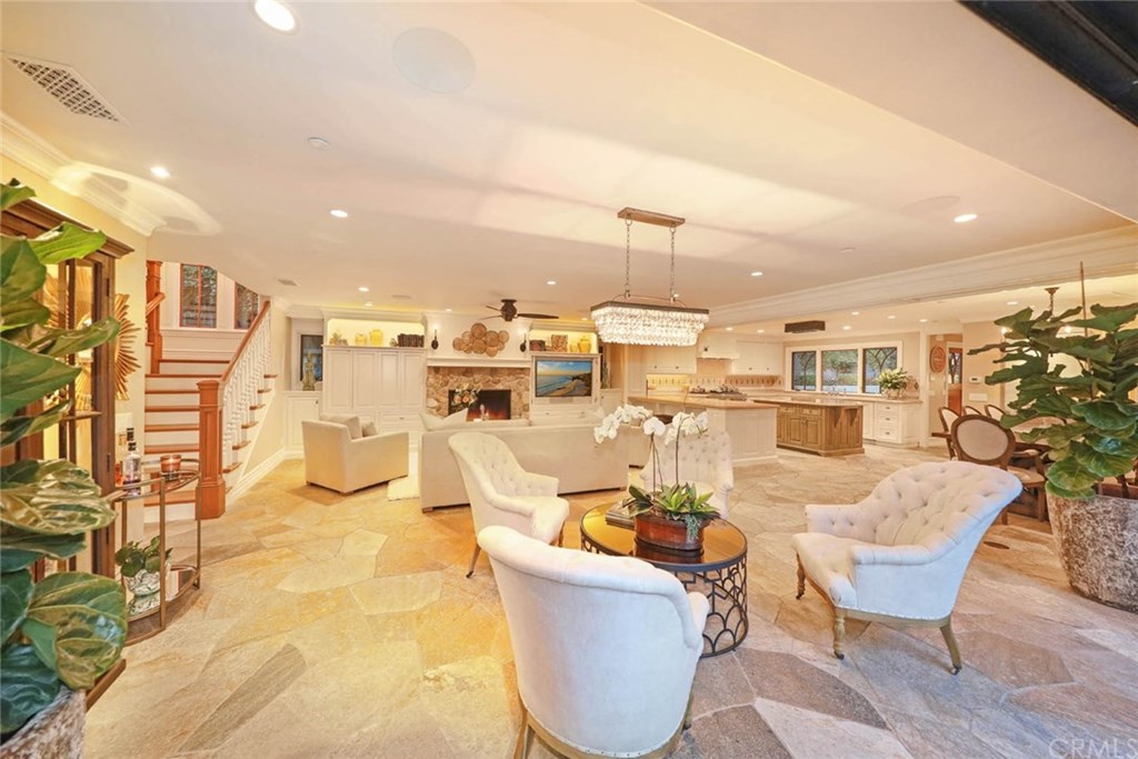 437 Myrtle Street Laguna Beach, CA 92651 - Photo 6 of 26