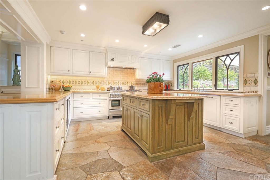 437 Myrtle Street Laguna Beach, CA 92651 - Photo 9 of 26